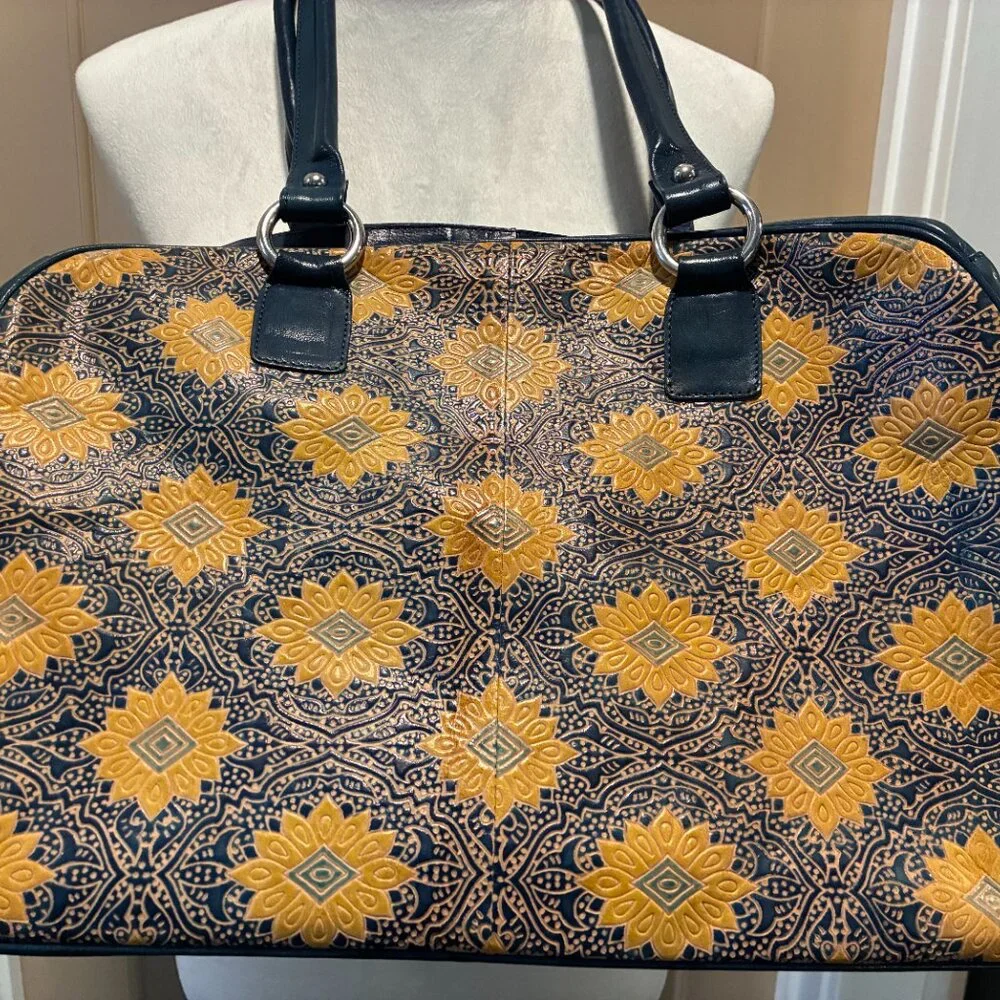 Hand-crafted leather pet carrier by Dharma Dog/Dharma Cat